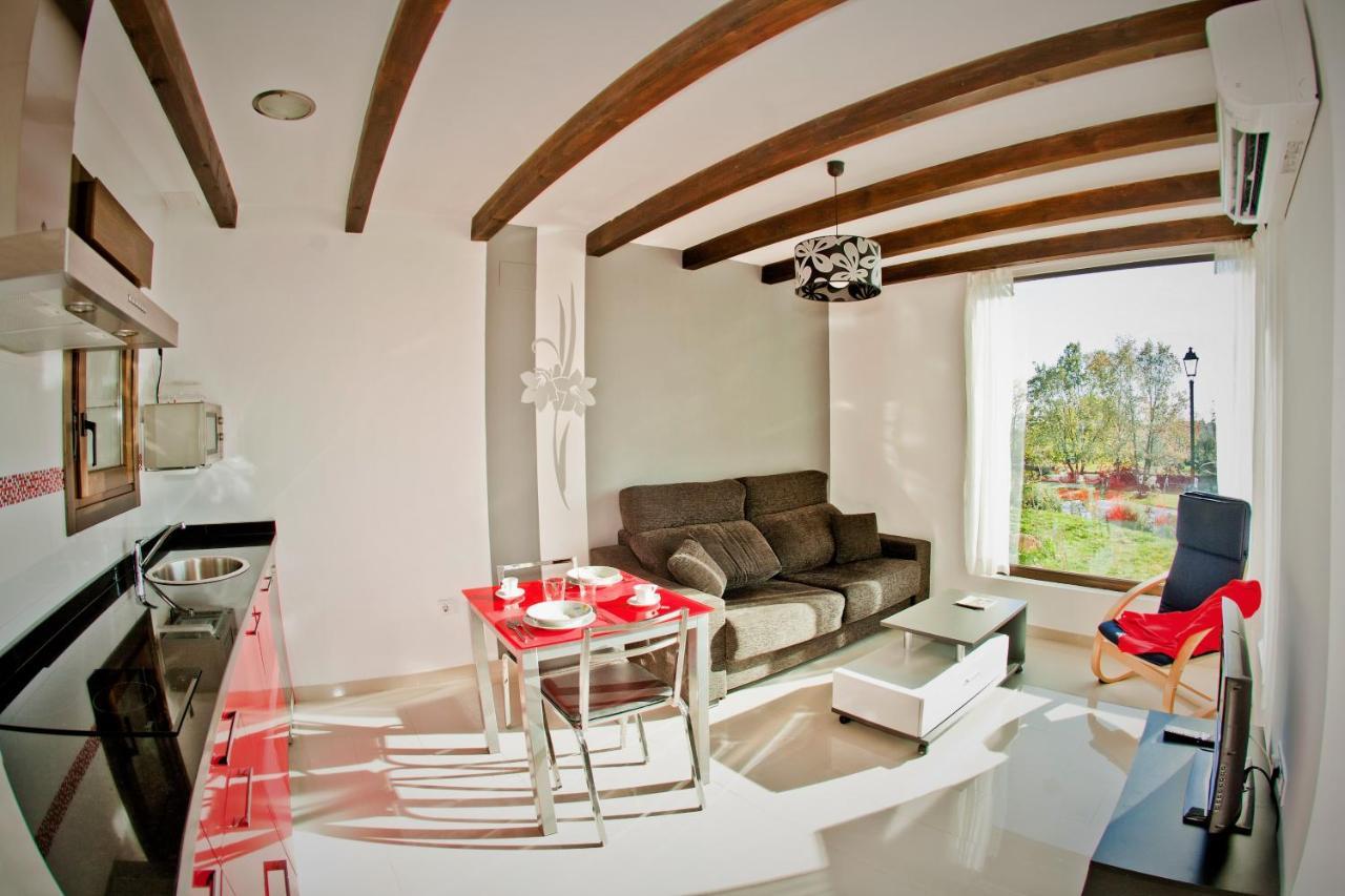 Apartamentos El Roble Valverde de la Vera Eksteriør billede